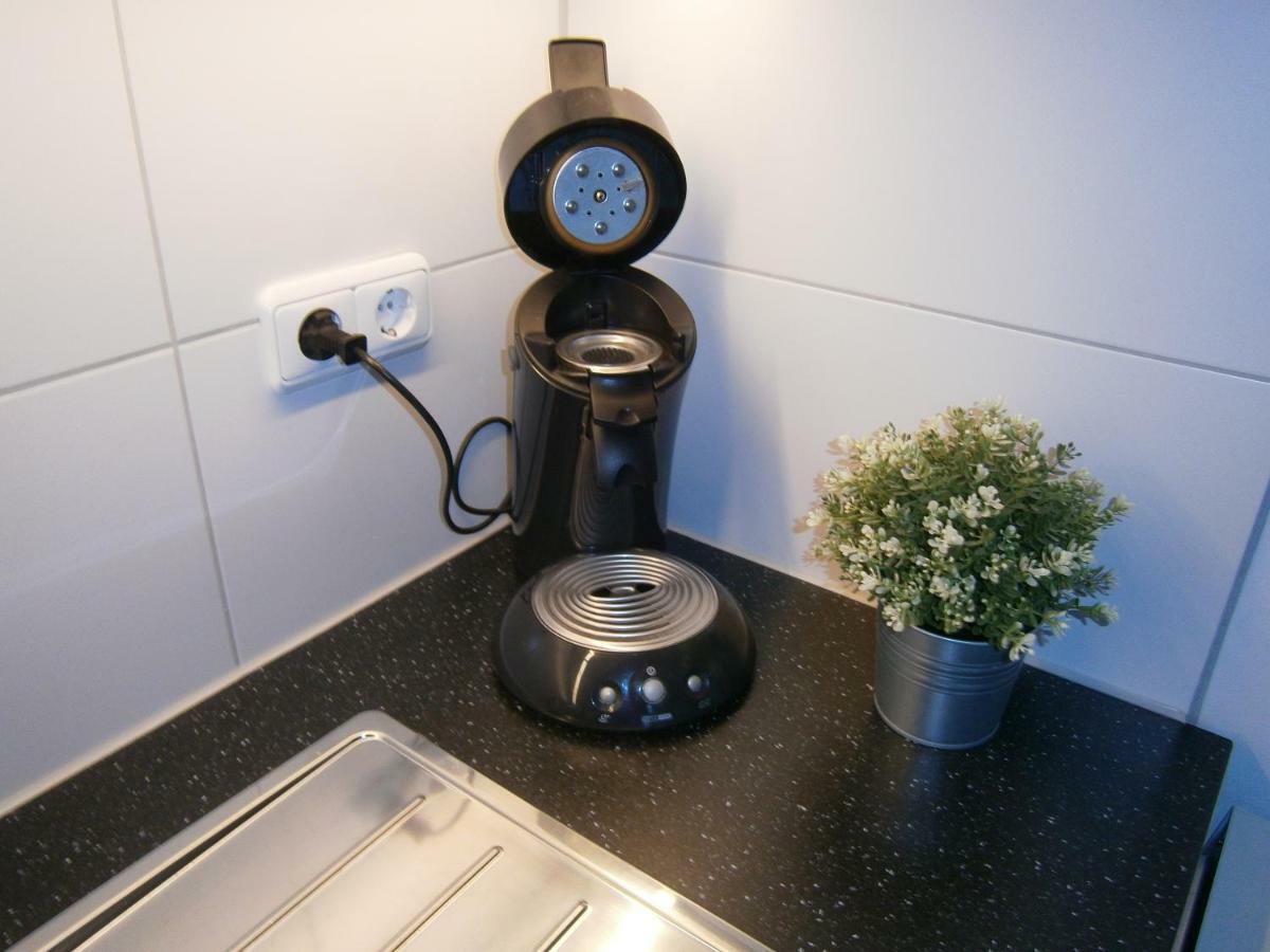 Ferienwohnung Wohnen im ehemaligen Kaminstudio mit Klimaanlage Wittenberg Exterior foto